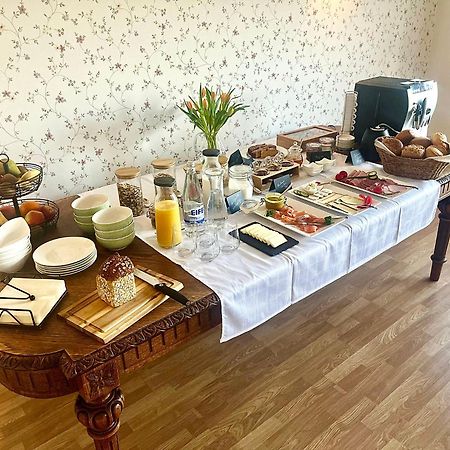 Pension 1595 Im Weingut Botzet Maring-Noviand Buitenkant foto