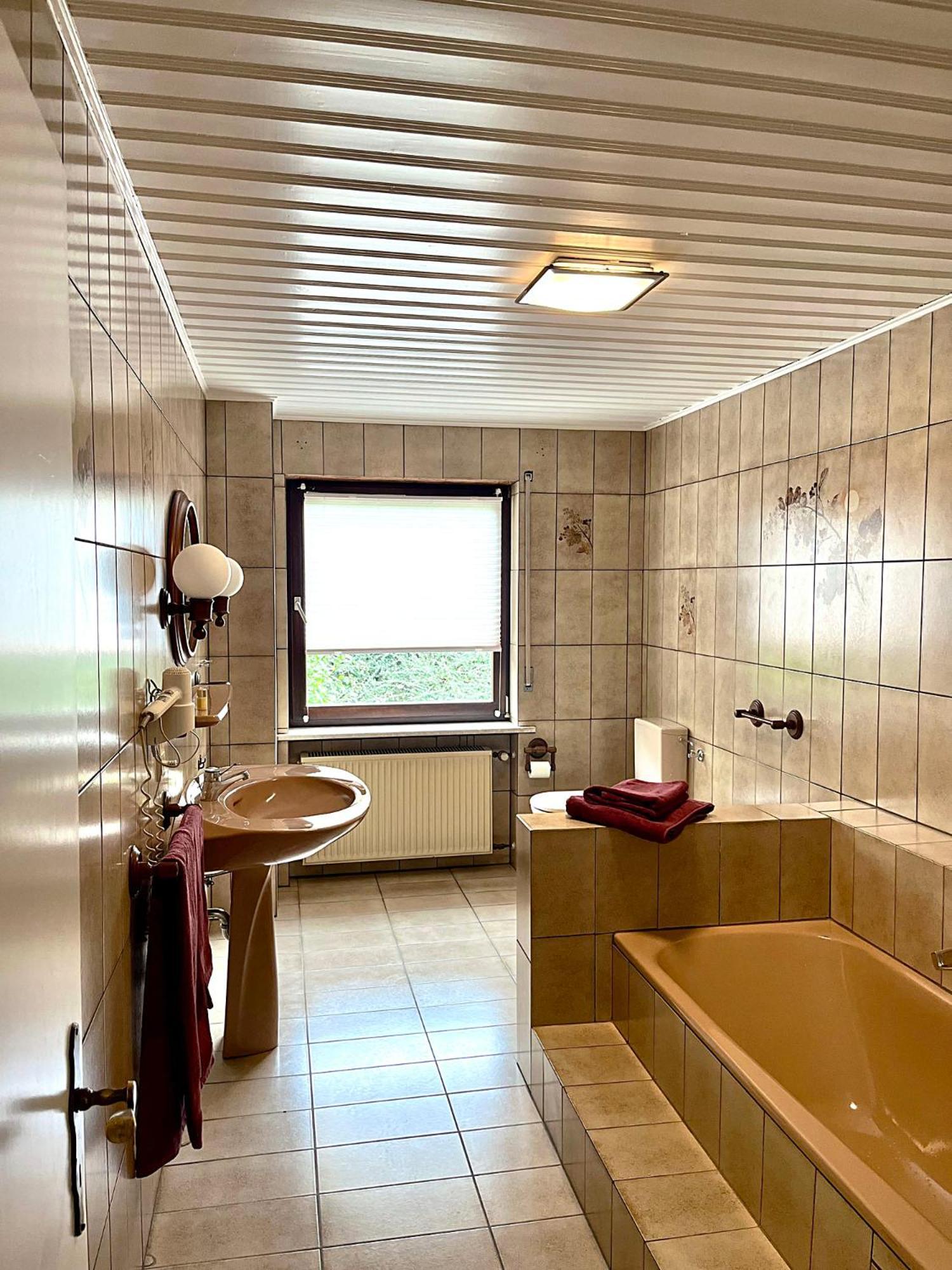 Pension 1595 Im Weingut Botzet Maring-Noviand Buitenkant foto
